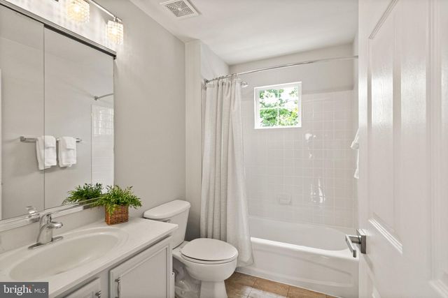 25941 HARTWOOD DRIVE, Chantilly, VA 20152