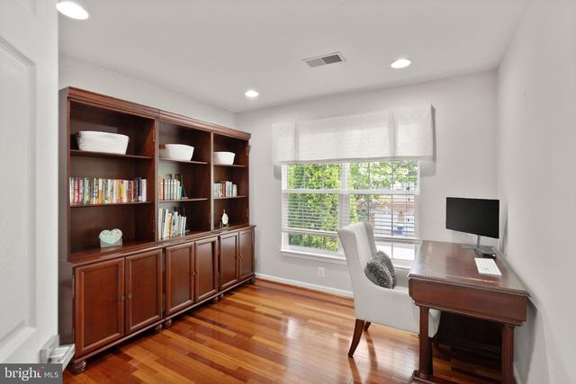 25941 HARTWOOD DRIVE, Chantilly, VA 20152