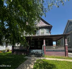 2268 Parkwood Avenue, Toledo, OH 43620