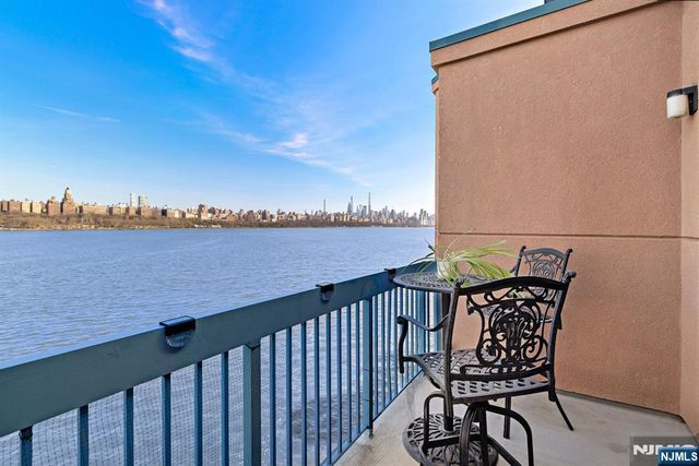 404 Jefferson Court PH4, Edgewater, NJ 07020