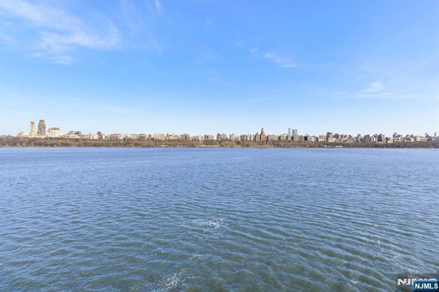 404 Jefferson Court PH4, Edgewater, NJ 07020