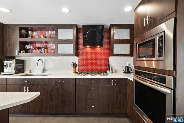 404 Jefferson Court PH4, Edgewater, NJ 07020