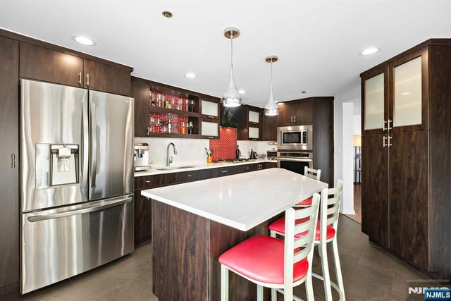 404 Jefferson Court PH4, Edgewater, NJ 07020