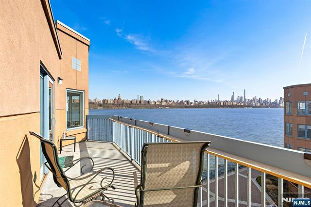 404 Jefferson Court PH4, Edgewater, NJ 07020