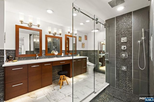404 Jefferson Court PH4, Edgewater, NJ 07020