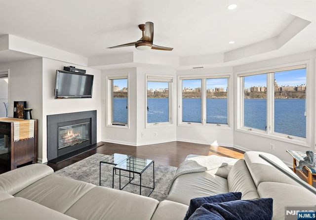 404 Jefferson Court PH4, Edgewater, NJ 07020