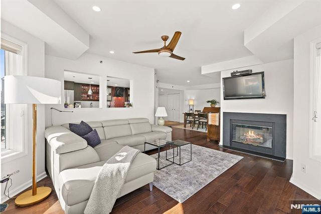 404 Jefferson Court PH4, Edgewater, NJ 07020