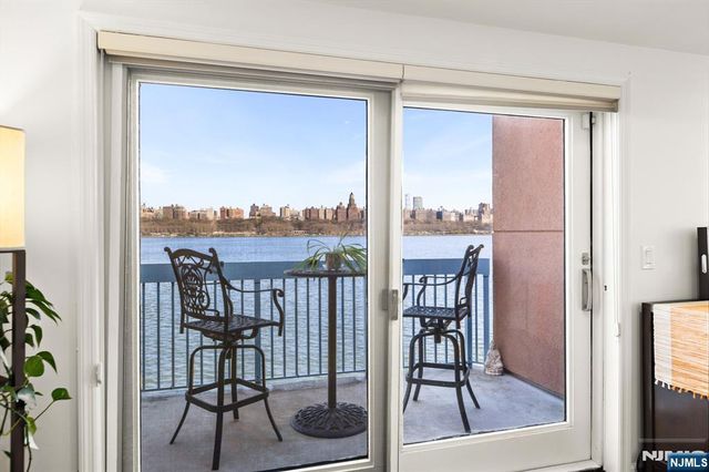 404 Jefferson Court PH4, Edgewater, NJ 07020