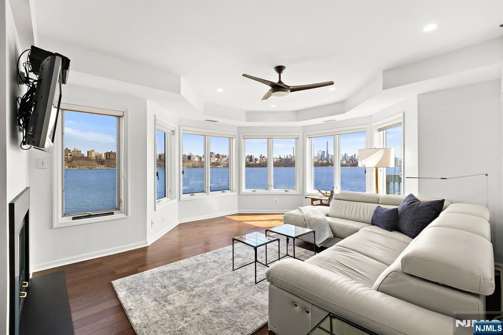 404 Jefferson Court PH4, Edgewater, NJ 07020