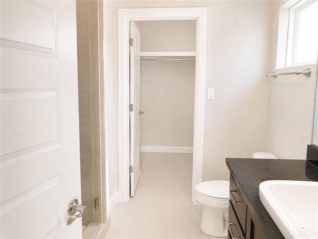 905 E La Cantera Avenue, Mcallen, TX 78503