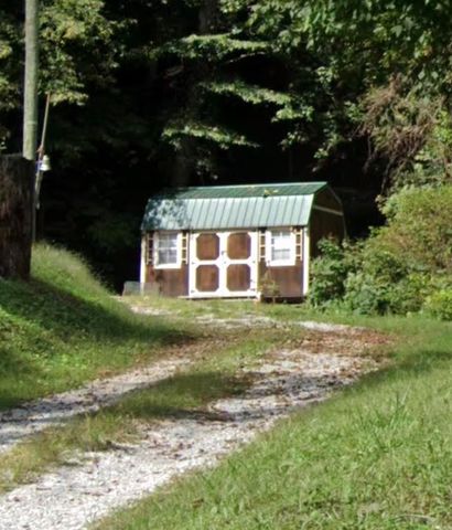 6798 Little Sandy Road, Elkview, WV 25071