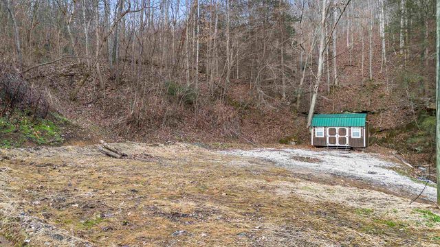 6798 Little Sandy Road, Elkview, WV 25071