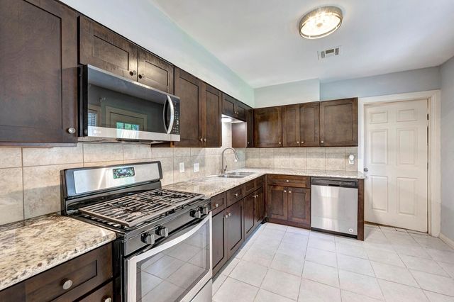 4626 Evergreen Street, Bellaire, TX 77401