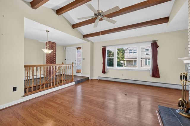 63 Hemlock St, Fall River, MA 02720