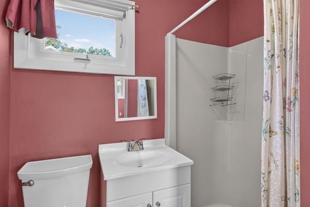 63 Hemlock St, Fall River, MA 02720