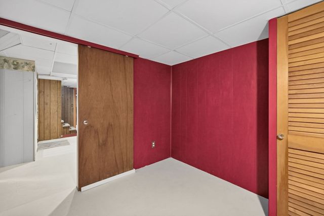 63 Hemlock St, Fall River, MA 02720