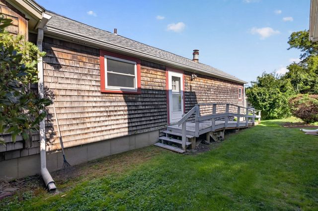 63 Hemlock St, Fall River, MA 02720