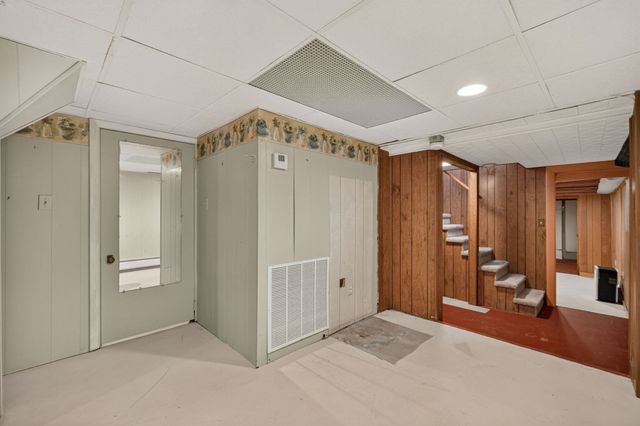 63 Hemlock St, Fall River, MA 02720