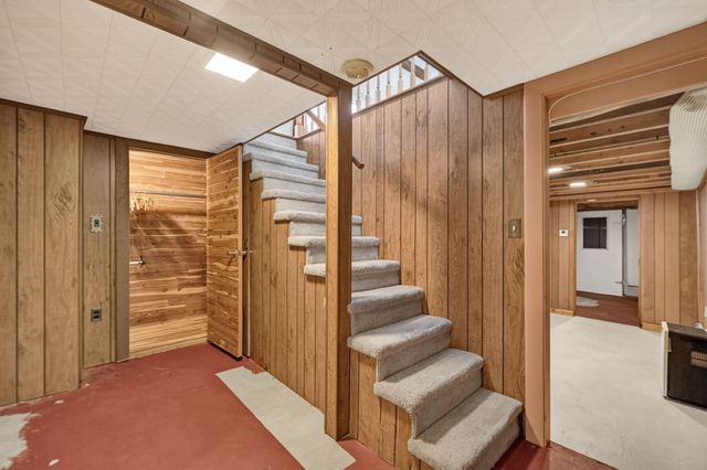 63 Hemlock St, Fall River, MA 02720