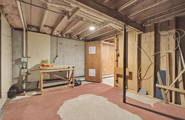 63 Hemlock St, Fall River, MA 02720