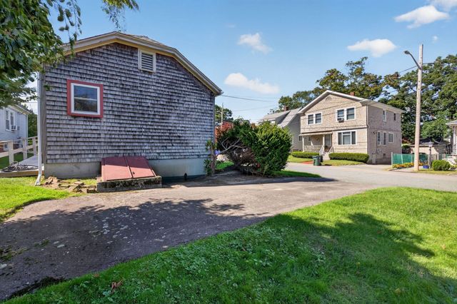 63 Hemlock St, Fall River, MA 02720