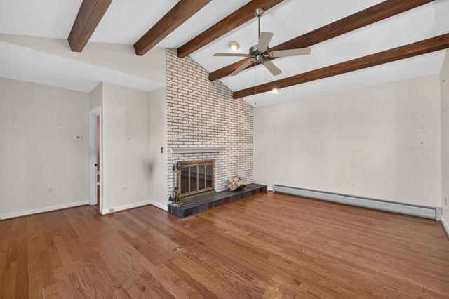 63 Hemlock St, Fall River, MA 02720