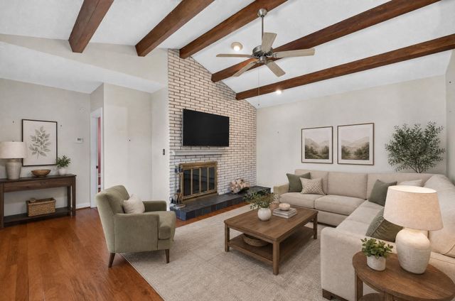 63 Hemlock St, Fall River, MA 02720