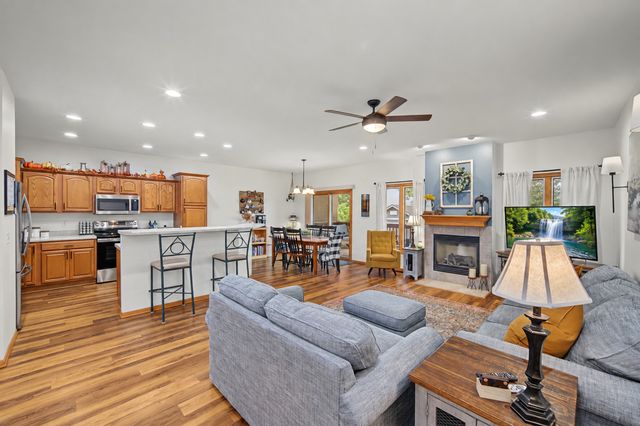210 21st Street SW, Altoona, IA 50009