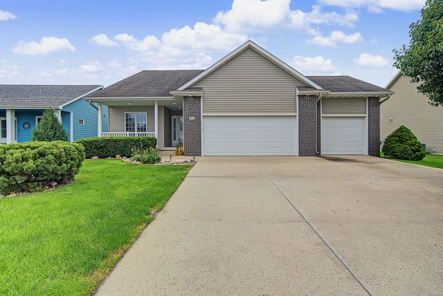 210 21st Street SW, Altoona, IA 50009