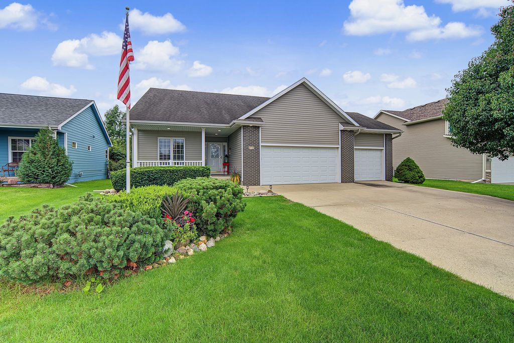 210 21st Street SW, Altoona, IA 50009