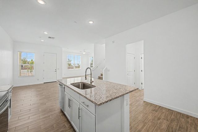8232 E UNIVERSITY Drive 103, Mesa, AZ 85207