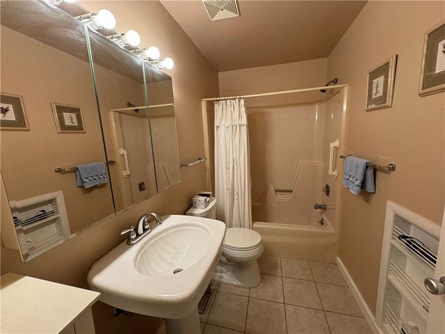 109 Springlake Court 107, Vero Beach, FL 32962