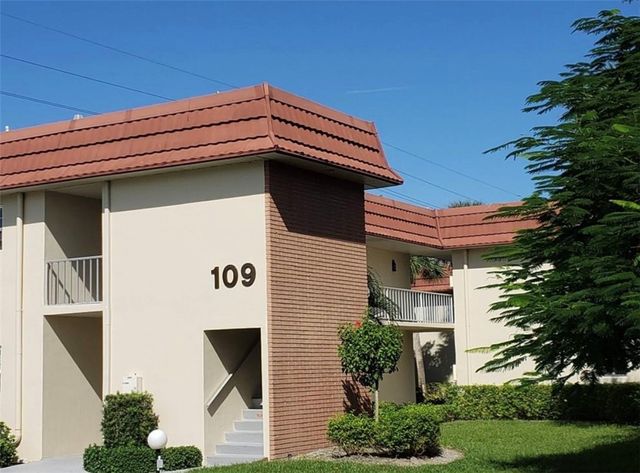 109 Springlake Court 107, Vero Beach, FL 32962