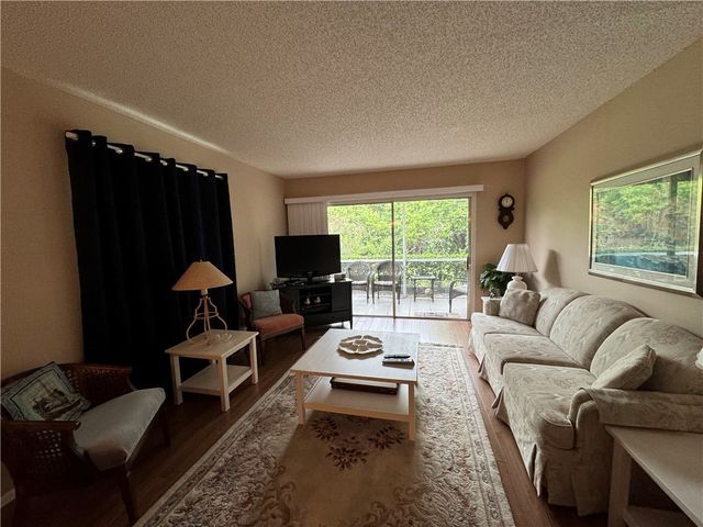 109 Springlake Court 107, Vero Beach, FL 32962