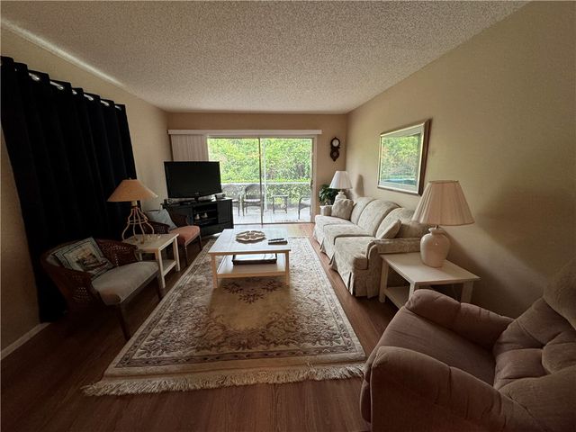 109 Springlake Court 107, Vero Beach, FL 32962