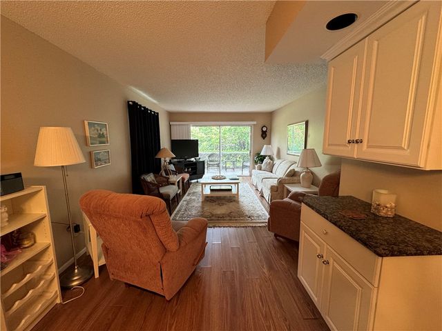 109 Springlake Court 107, Vero Beach, FL 32962