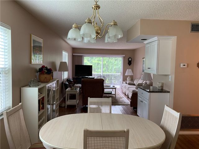 109 Springlake Court 107, Vero Beach, FL 32962