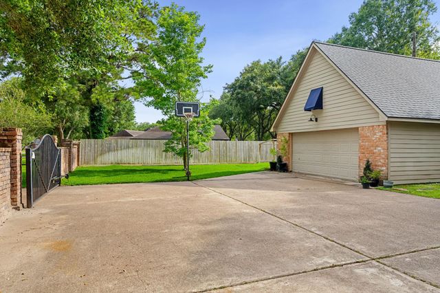 17034 N Ivy Circle, Houston, TX 77084