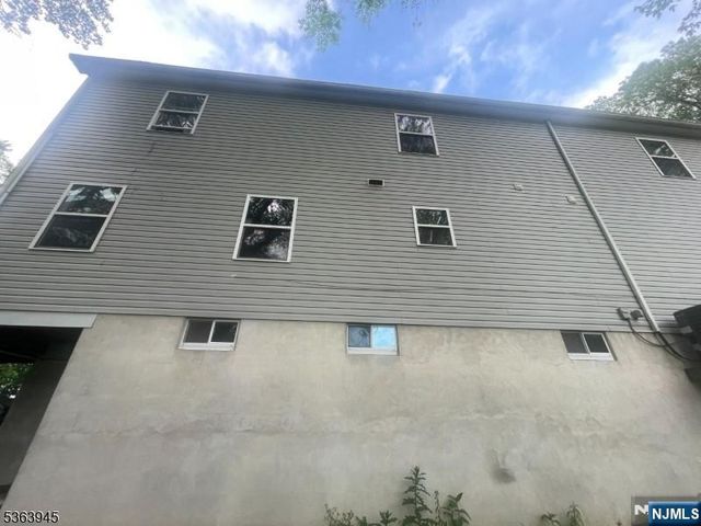 42 Riverlawn Drive, Wayne, NJ 07470