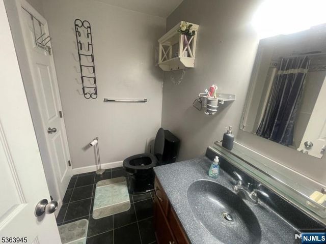 42 Riverlawn Drive, Wayne, NJ 07470