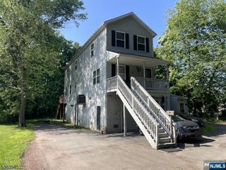 42 Riverlawn Drive, Wayne, NJ 07470