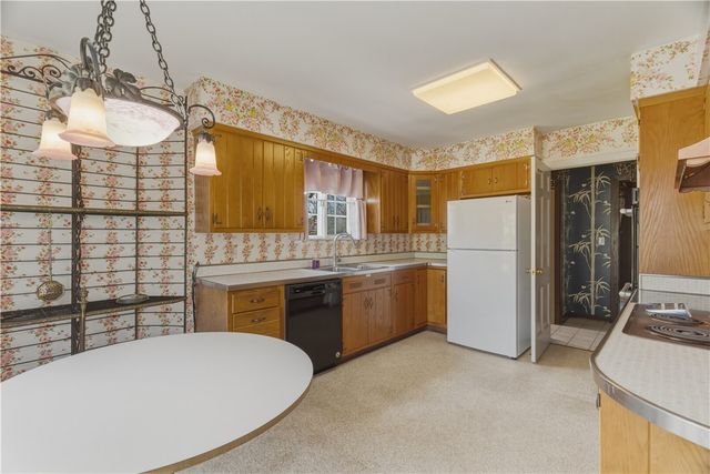 126 W Lyndhrust Drive, Point Breeze, PA 15206