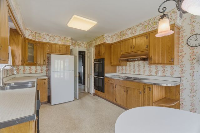 126 W Lyndhrust Drive, Point Breeze, PA 15206