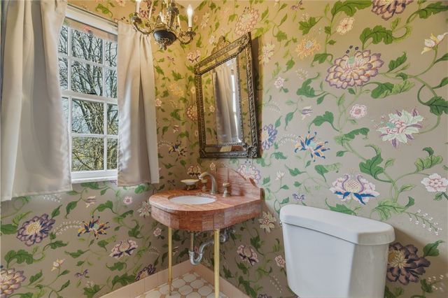 126 W Lyndhrust Drive, Point Breeze, PA 15206