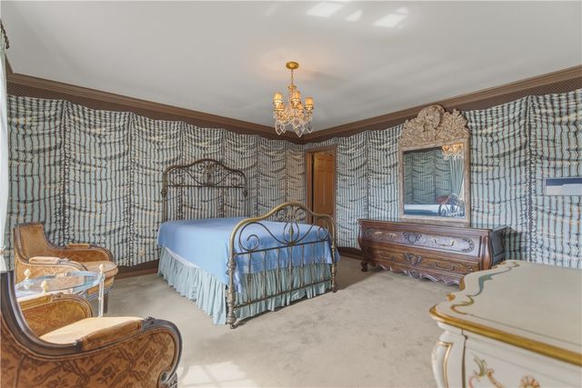 126 W Lyndhrust Drive, Point Breeze, PA 15206