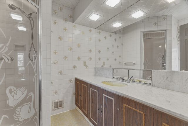 126 W Lyndhrust Drive, Point Breeze, PA 15206