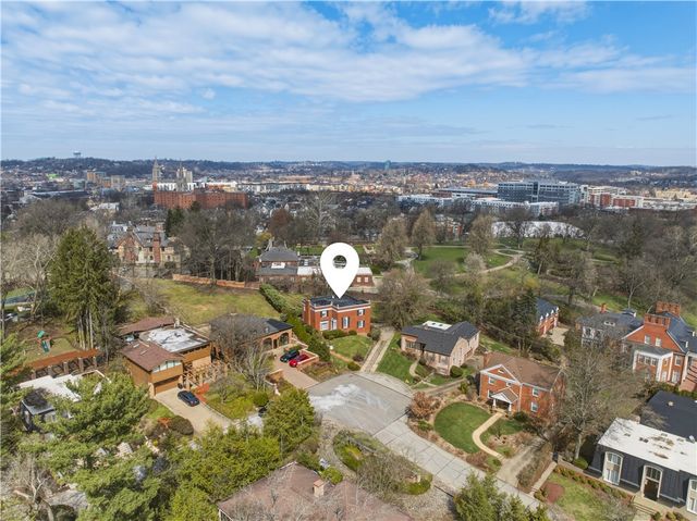 126 W Lyndhrust Drive, Point Breeze, PA 15206