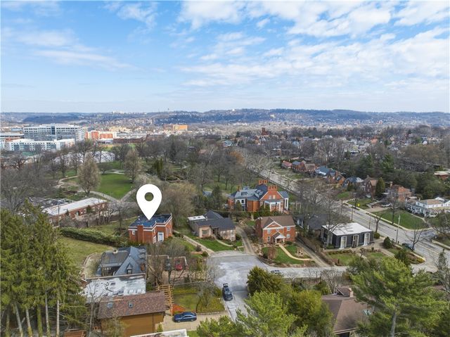 126 W Lyndhrust Drive, Point Breeze, PA 15206