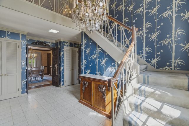 126 W Lyndhrust Drive, Point Breeze, PA 15206