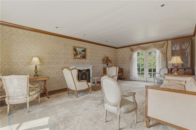 126 W Lyndhrust Drive, Point Breeze, PA 15206